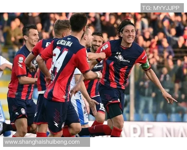 克罗托内迎战桑普多利亚力争主场胜利展现球队实力